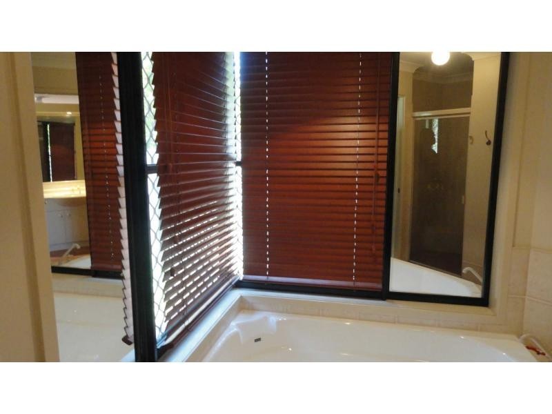 6 Earls Court, Calamvale QLD 4116