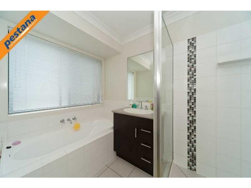 27 Easy Street, Loganholme QLD 4129