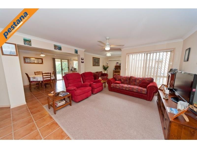 19 Fairway Drive, Meadowbrook QLD 4131