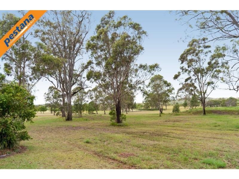 19 Fairway Drive, Meadowbrook QLD 4131