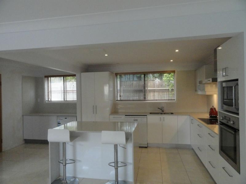 19 Eloise Avenue, Springwood QLD 4127
