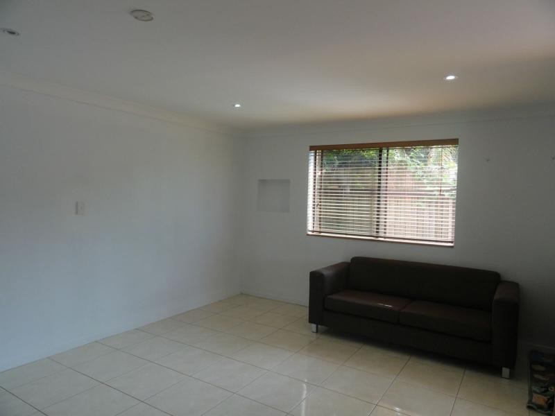 19 Eloise Avenue, Springwood QLD 4127