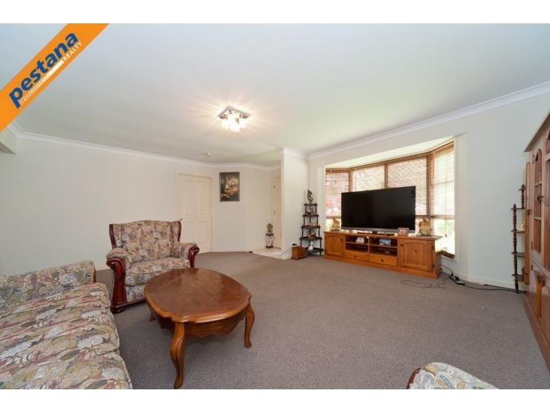 76 Armstrong Road, Meadowbrook QLD 4131