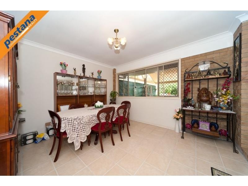 76 Armstrong Road, Meadowbrook QLD 4131