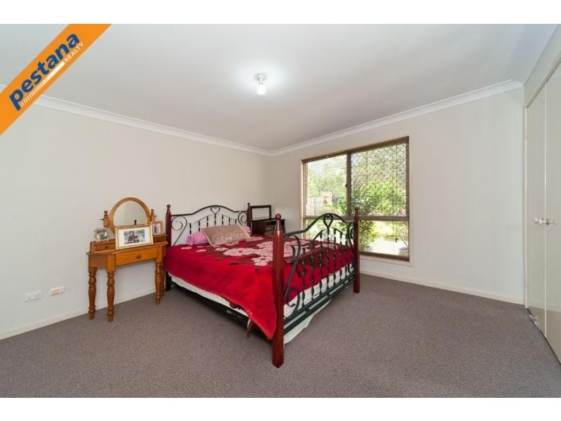 76 Armstrong Road, Meadowbrook QLD 4131
