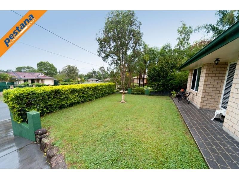 8 Emperor Court, Kingston QLD 4114