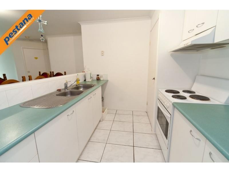 8 Emperor Court, Kingston QLD 4114