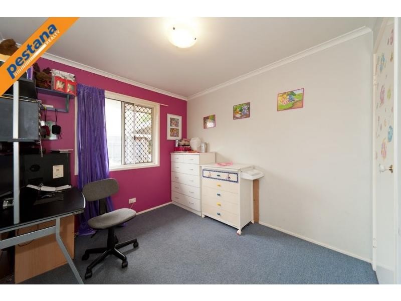 8 Emperor Court, Kingston QLD 4114