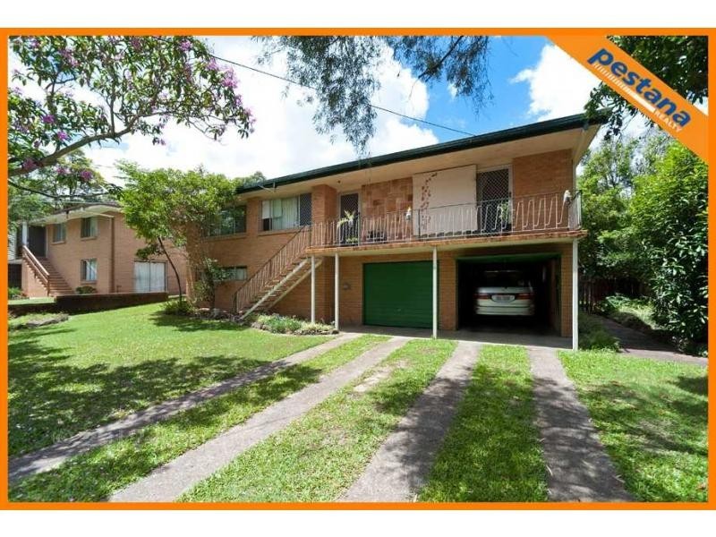 11 Laurinda Crescent, Springwood QLD 4127