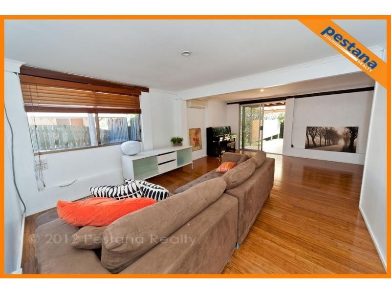 4 Teresa Court, Springwood QLD 4127