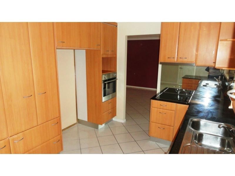 10 Petringa Crescent, Springwood QLD 4127