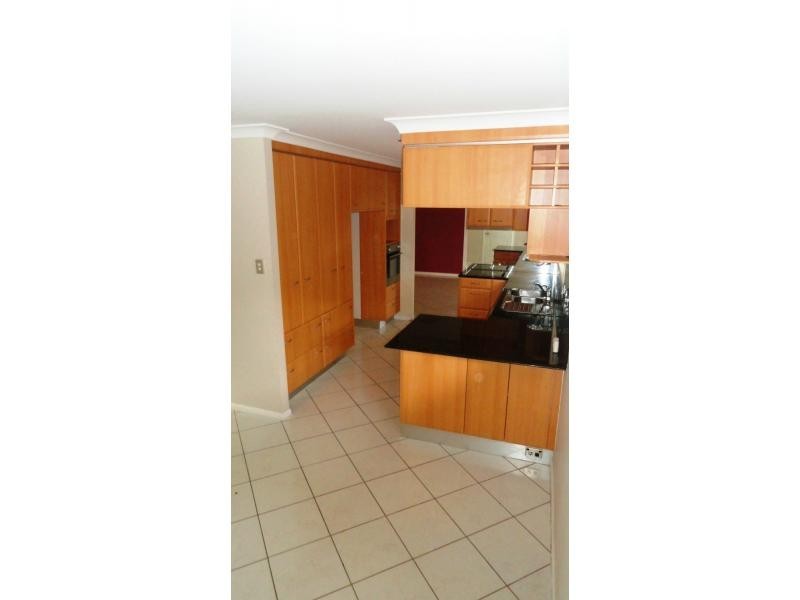 10 Petringa Crescent, Springwood QLD 4127