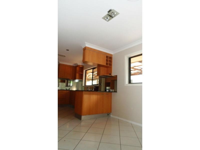 10 Petringa Crescent, Springwood QLD 4127