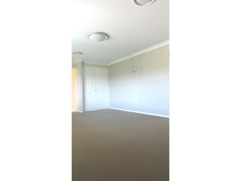 10 Petringa Crescent, Springwood QLD 4127