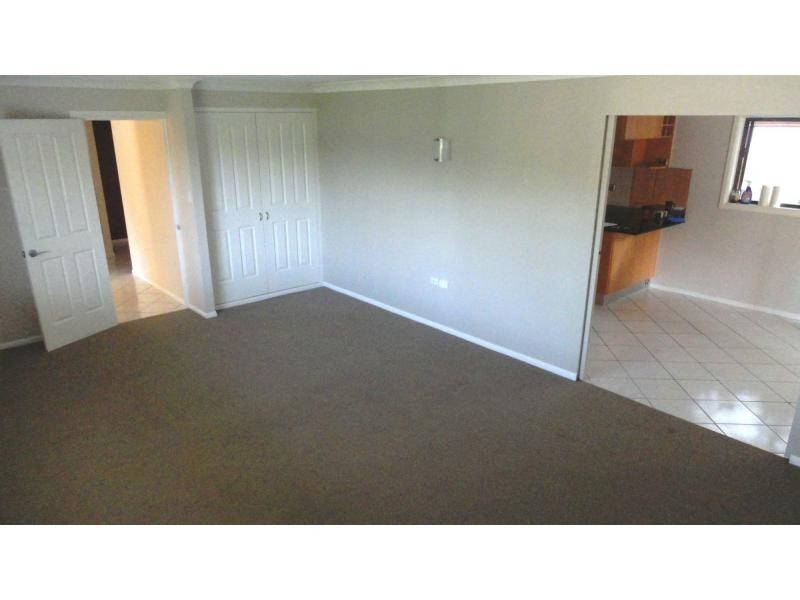 10 Petringa Crescent, Springwood QLD 4127