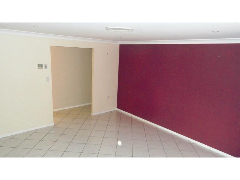 10 Petringa Crescent, Springwood QLD 4127