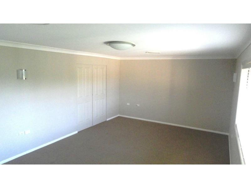 10 Petringa Crescent, Springwood QLD 4127