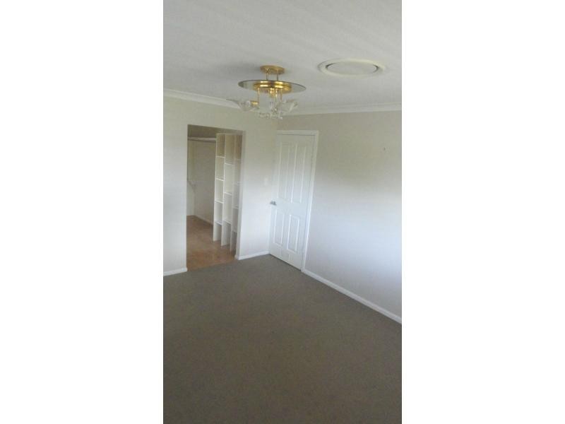 10 Petringa Crescent, Springwood QLD 4127