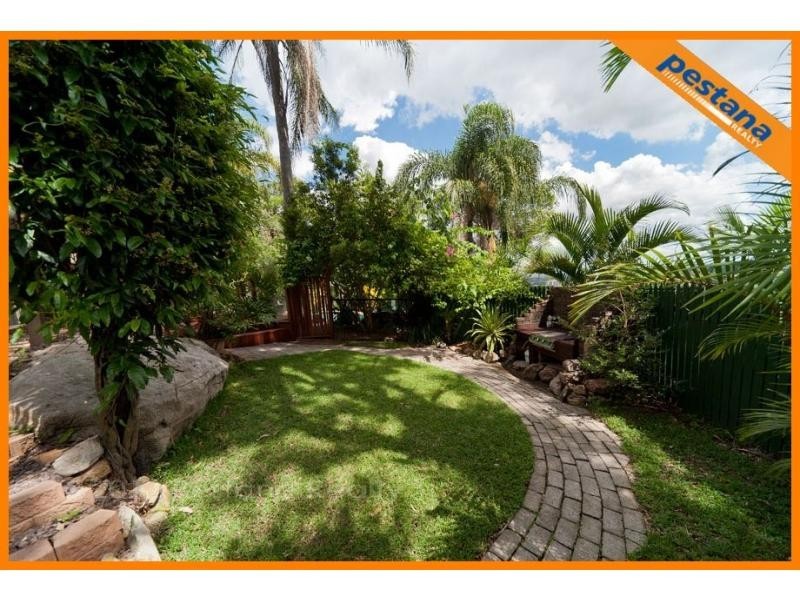 3 Lockleys Crescent, Rochedale South QLD 4123
