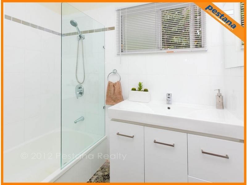 20 Ewinga Street, Kingston QLD 4114