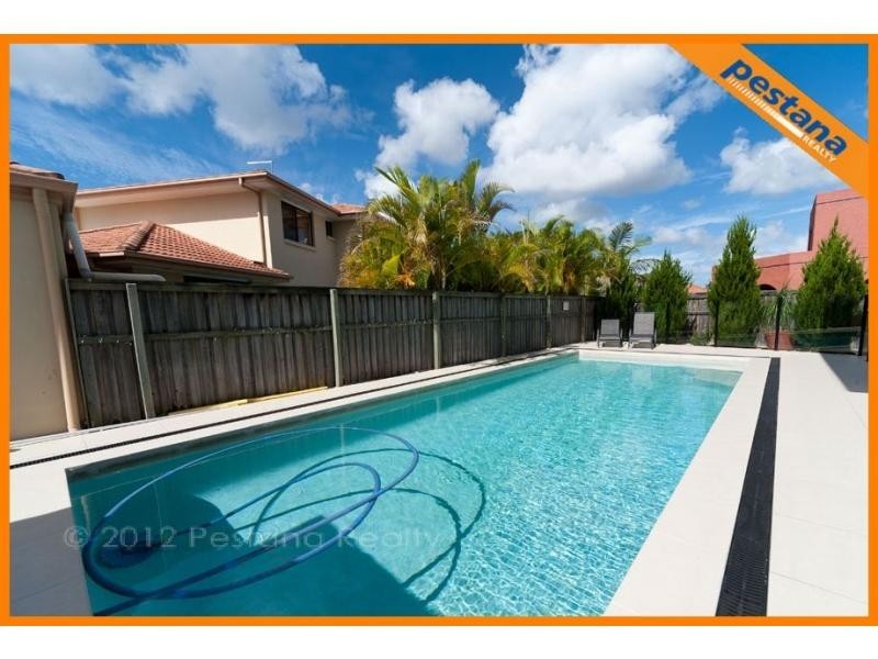 6 The Avenue, Windaroo QLD 4207