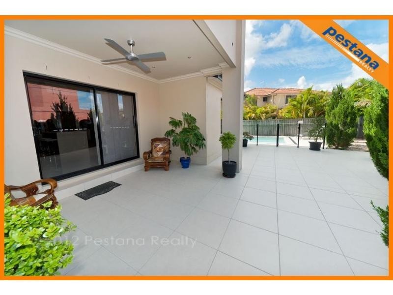6 The Avenue, Windaroo QLD 4207