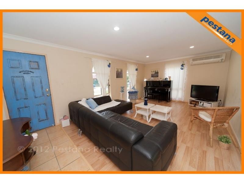 27 Fairway Drive, Meadowbrook QLD 4131