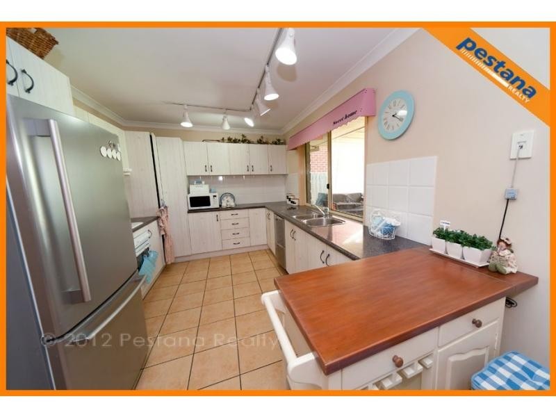 27 Fairway Drive, Meadowbrook QLD 4131