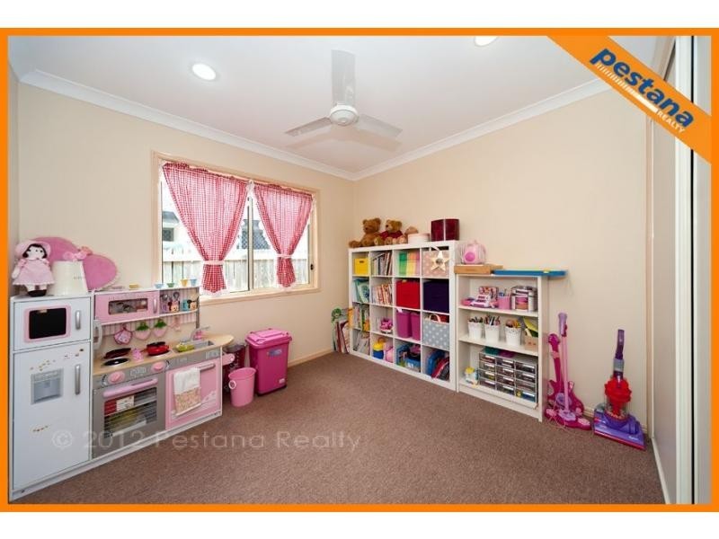 27 Fairway Drive, Meadowbrook QLD 4131