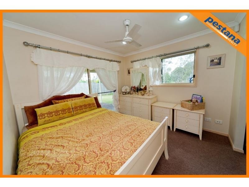 27 Fairway Drive, Meadowbrook QLD 4131