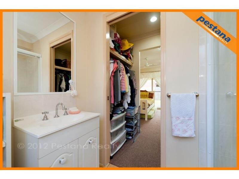 27 Fairway Drive, Meadowbrook QLD 4131