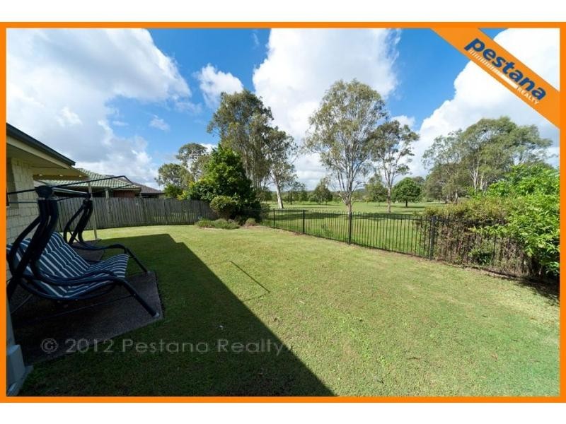 27 Fairway Drive, Meadowbrook QLD 4131