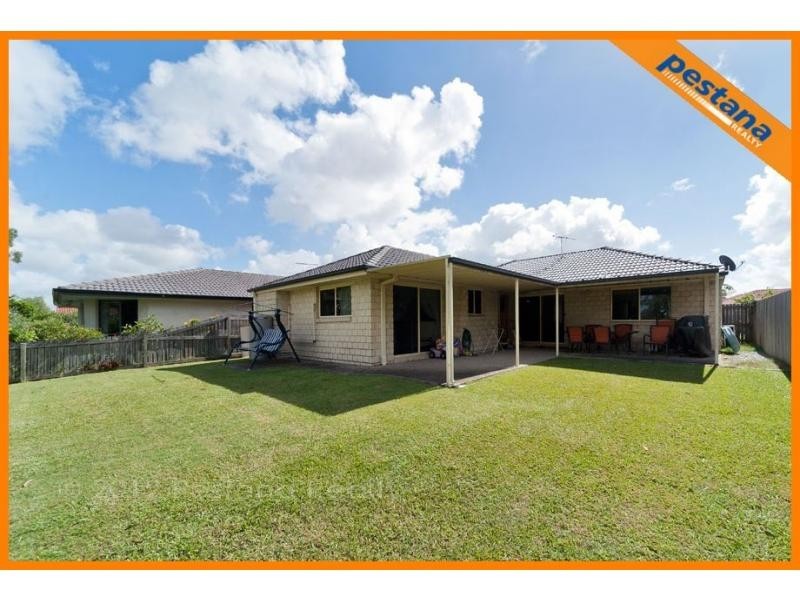 27 Fairway Drive, Meadowbrook QLD 4131