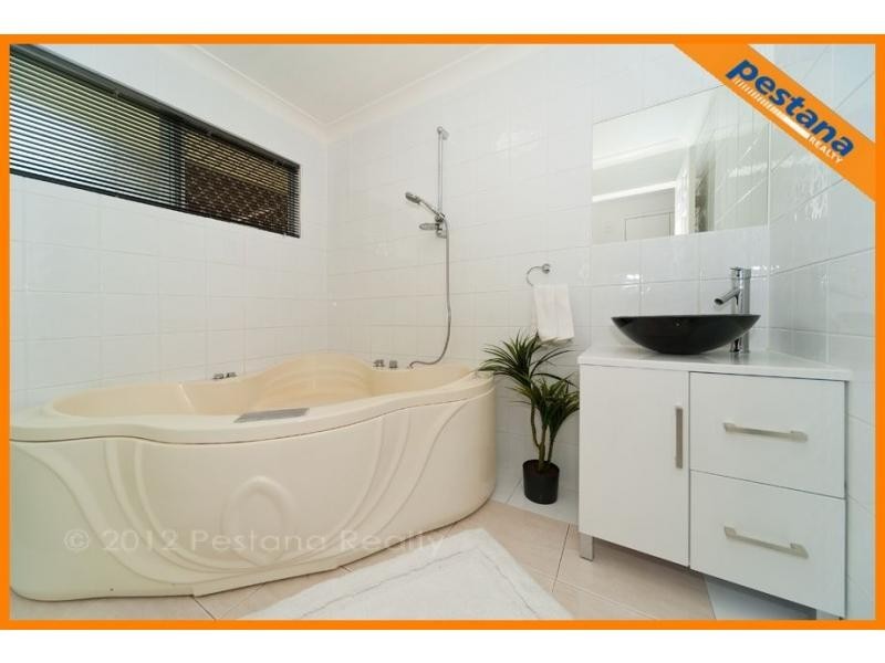 30 Macaranga Street, Marsden QLD 4132