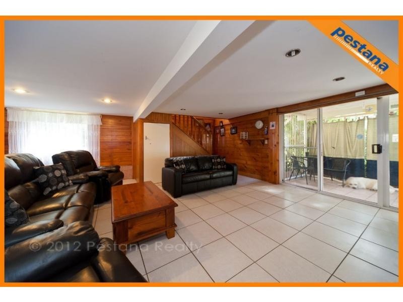 11 Claverton Street, Woodridge QLD 4114