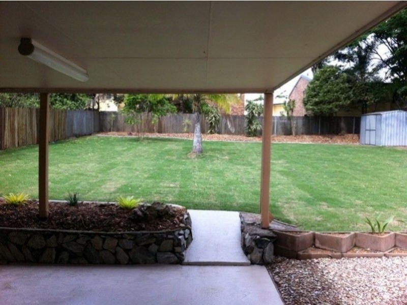 17 Laurinda Crescent, Springwood QLD 4127
