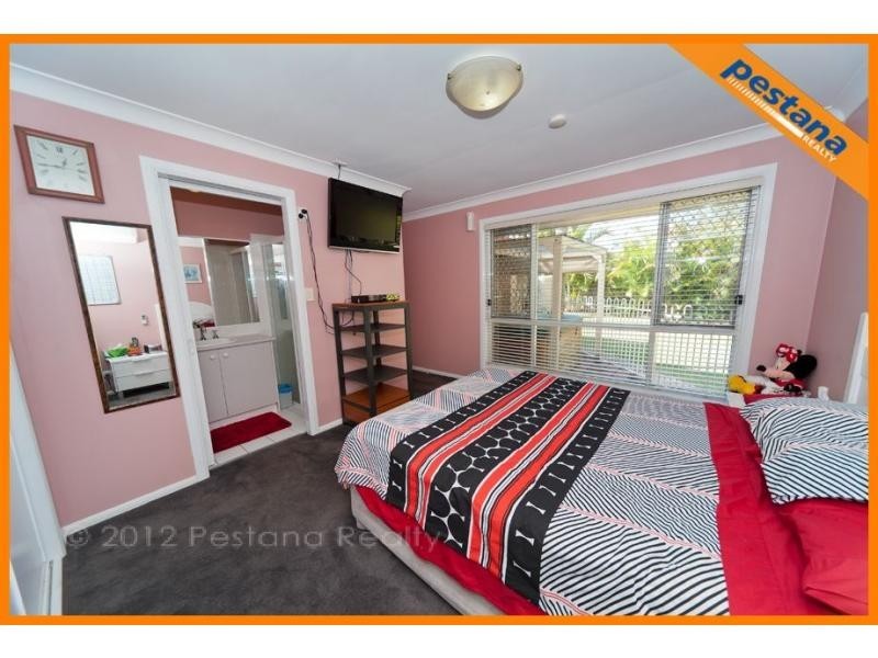 31 Crozier Crescent, Meadowbrook QLD 4131