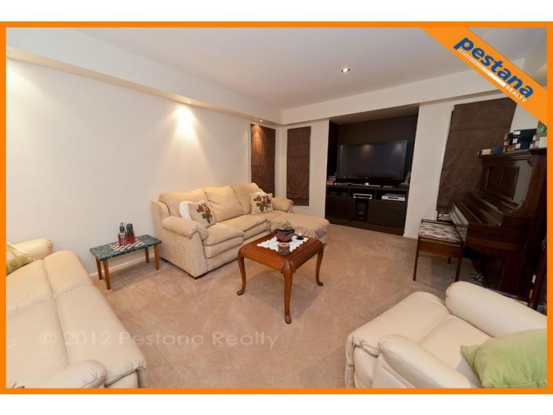 31 The Avenue, Windaroo QLD 4207