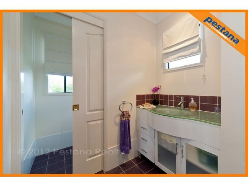 31 The Avenue, Windaroo QLD 4207