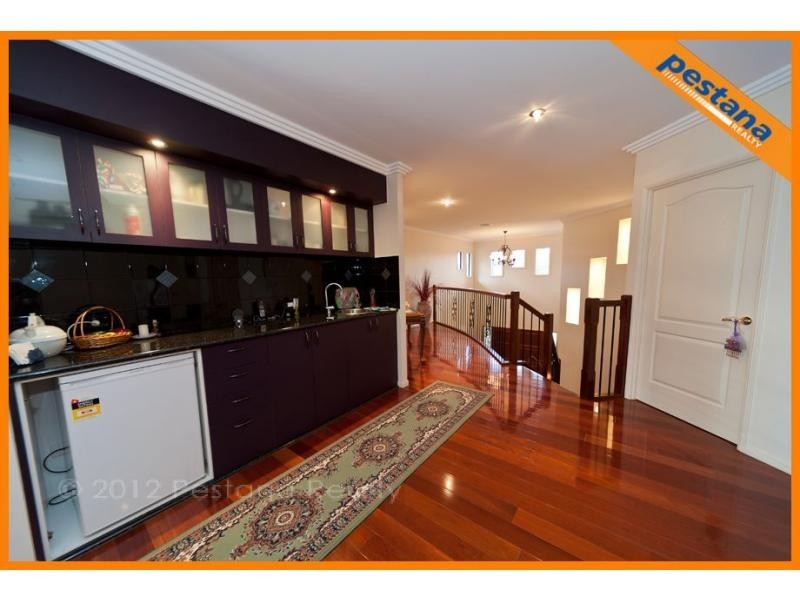 31 The Avenue, Windaroo QLD 4207