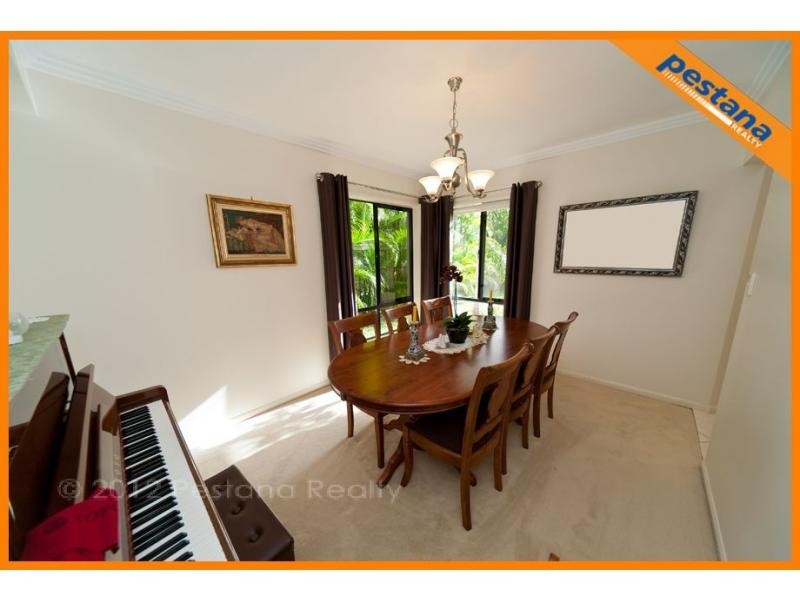 31 The Avenue, Windaroo QLD 4207