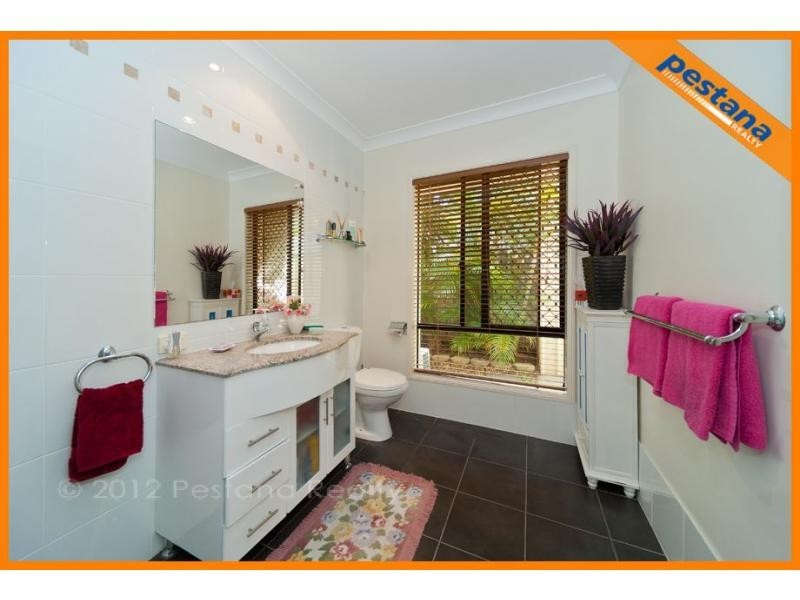 31 The Avenue, Windaroo QLD 4207