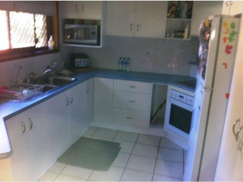 1 Elwyn Court, Springwood QLD 4127