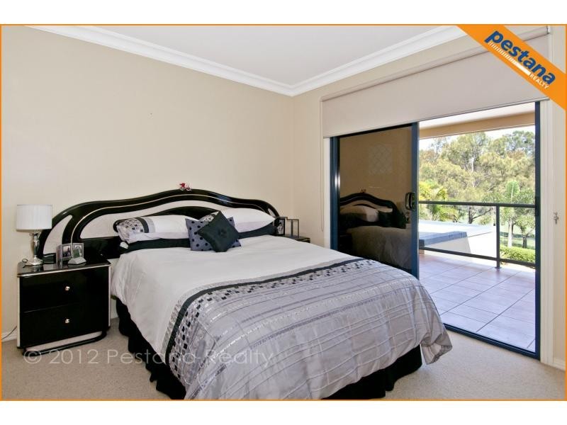 7 The Avenue, Windaroo QLD 4207