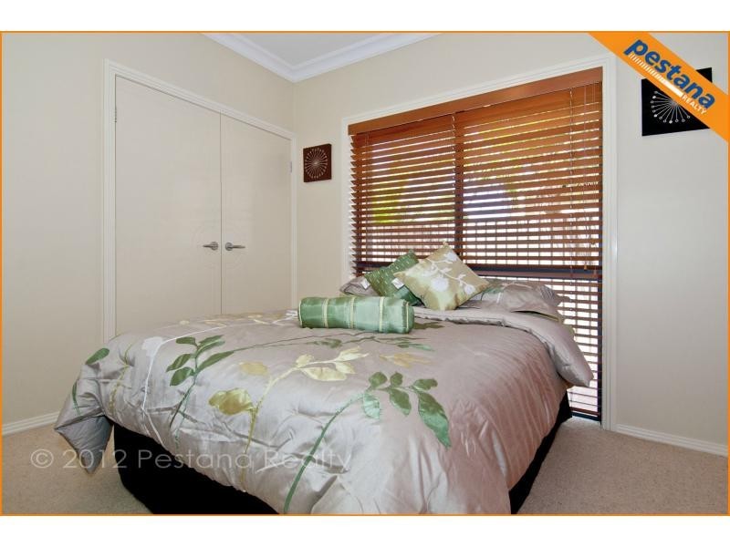 7 The Avenue, Windaroo QLD 4207