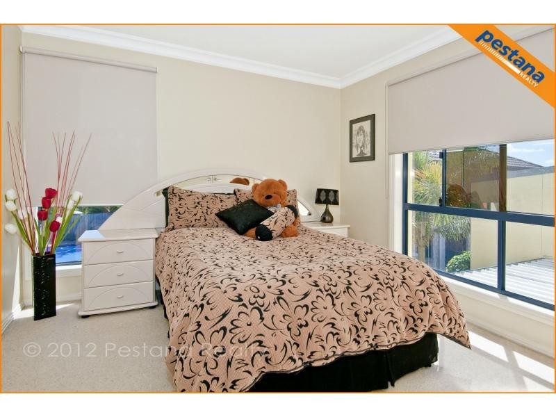 7 The Avenue, Windaroo QLD 4207