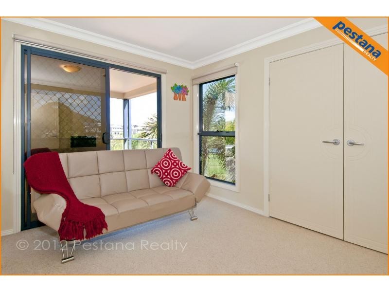 7 The Avenue, Windaroo QLD 4207