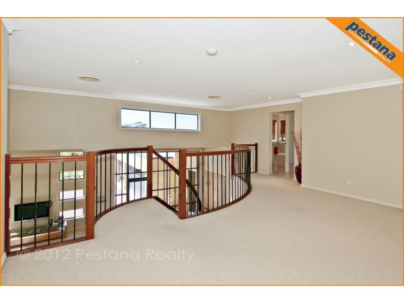 7 The Avenue, Windaroo QLD 4207