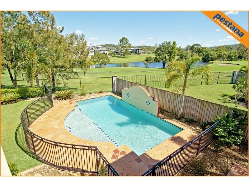 7 The Avenue, Windaroo QLD 4207