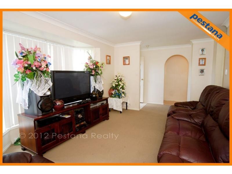 8 Kao Street, Marsden QLD 4132